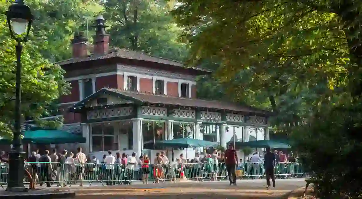 Open-air pub, Rosa Binheur, Paris