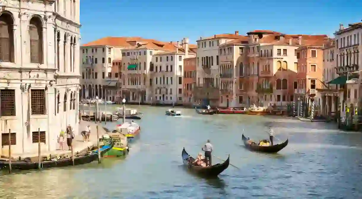 Learning to paddle your own gondola is one of the unique experiences that awaits you in Venice