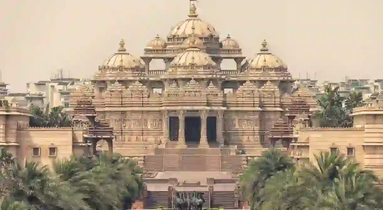 See many of the most important temples, including the Swaminarayan Akshardham complex