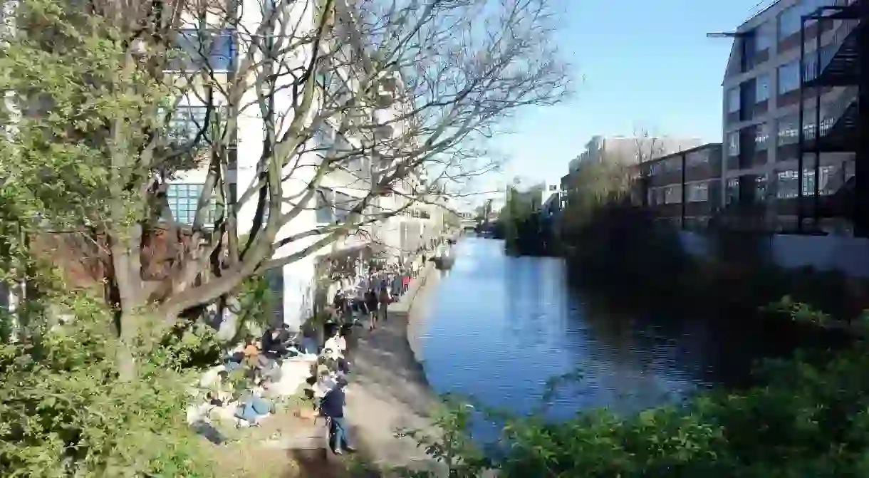 The Regents Canal is one of Haggerstons best features – together with the great restaurants in the area