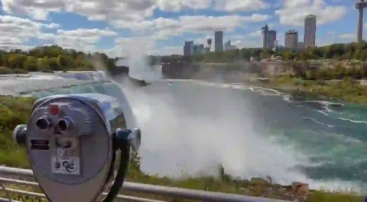 Find out how to get to Niagara Falls from Toronto