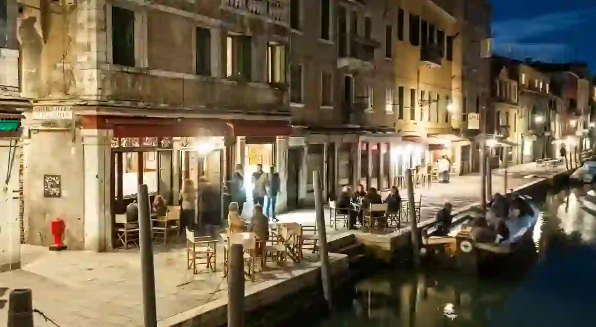 Spend the night exploring Cannaregio’s authentic Venetian bars