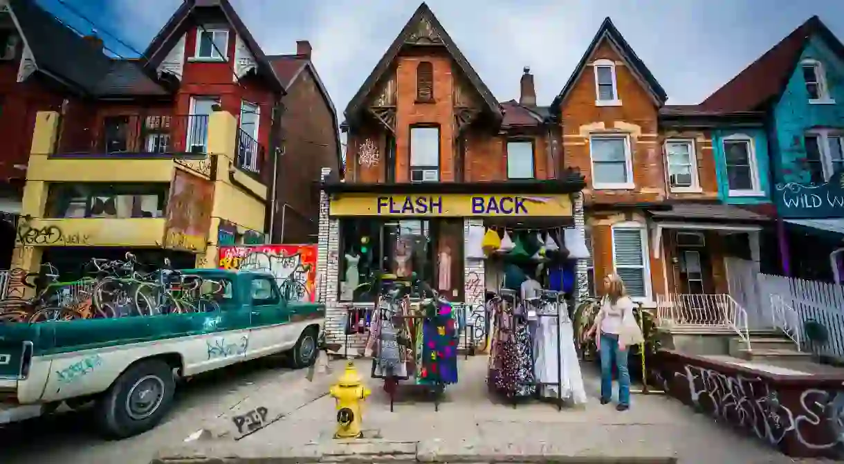 G1BNJ5 Shop on Kensington Avenue at Kensington Market, in Toronto, Ontario.