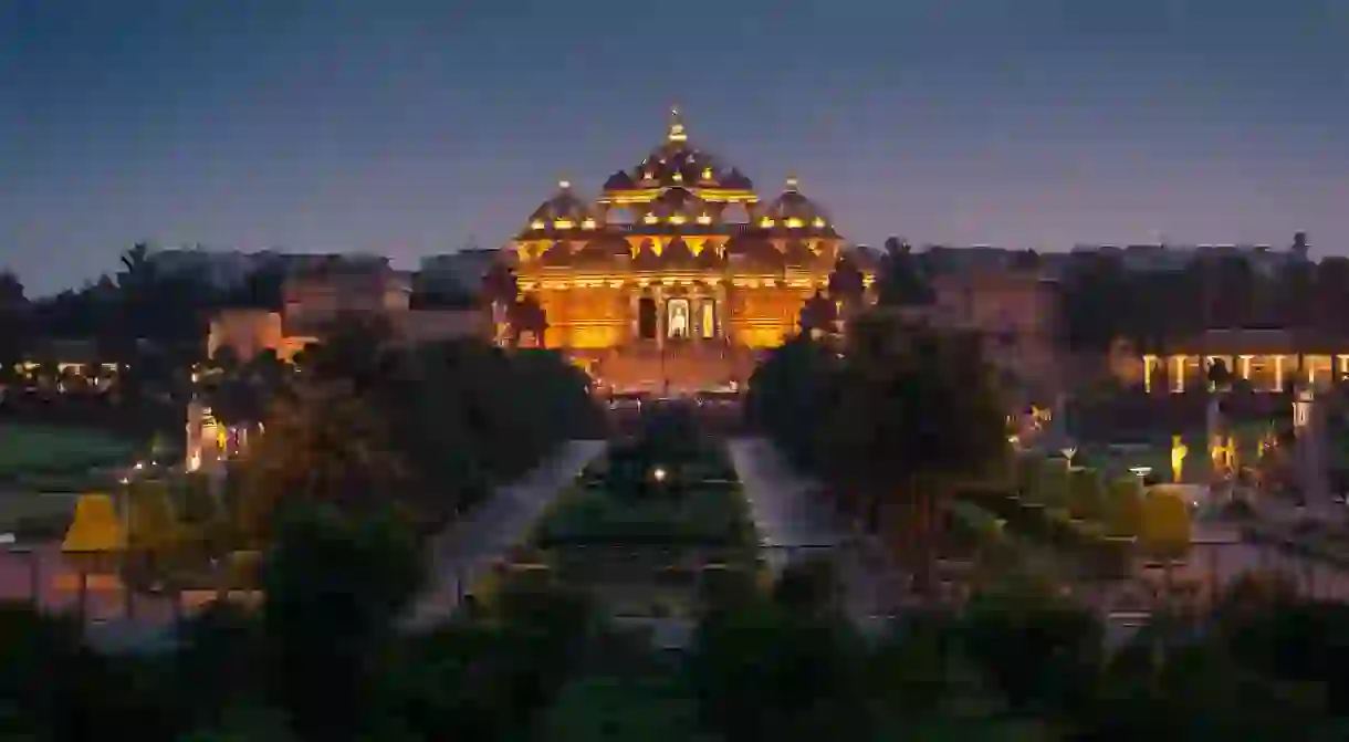 Swaminarayan Akshardham temple at night