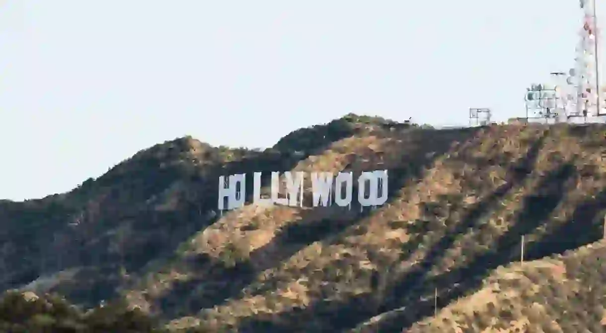 The famous Hollywood sign in Los Angeles. Now you can tour the city by e-bike or in the sidecar of a motorbike