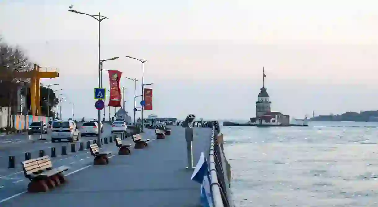 The Üsküdar coast in Istanbul remains empty after the ban on entry and walking on sidewalks