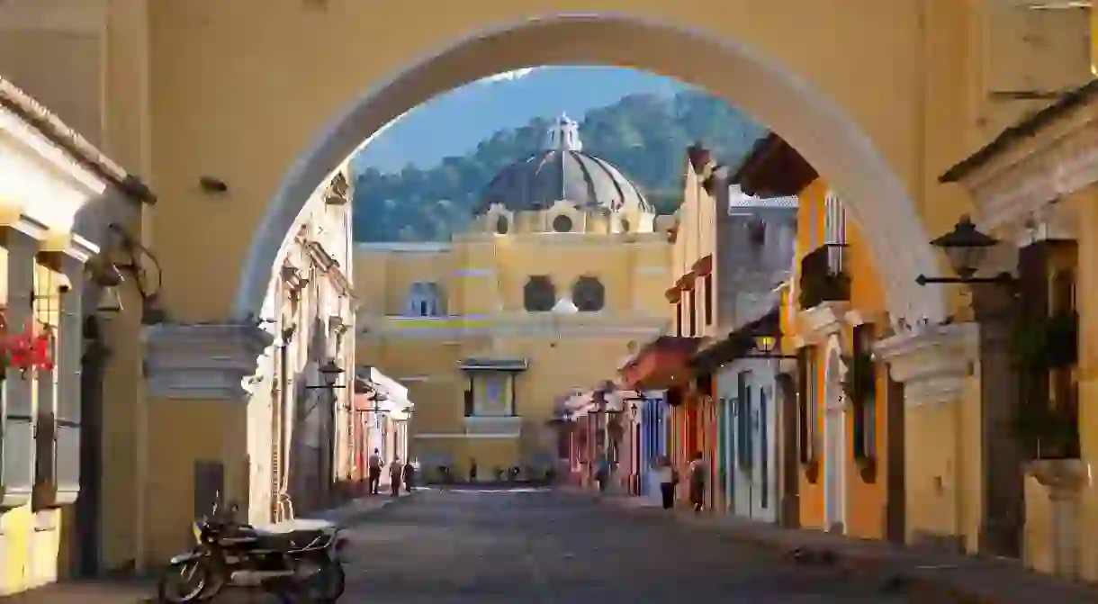 C60Y63 Nuestra Senora de la Merced, Santa Catalina Arch, Calle del Arco, Antigua, Guatemala