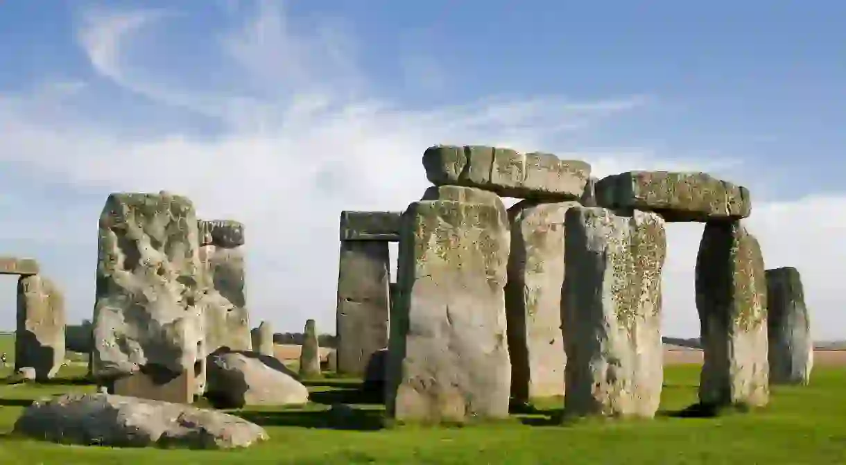 Stonehenge Salisbury prehistoric monument great astronomical calendar erected 5000 years ago circle of stones UNESCO UK GB