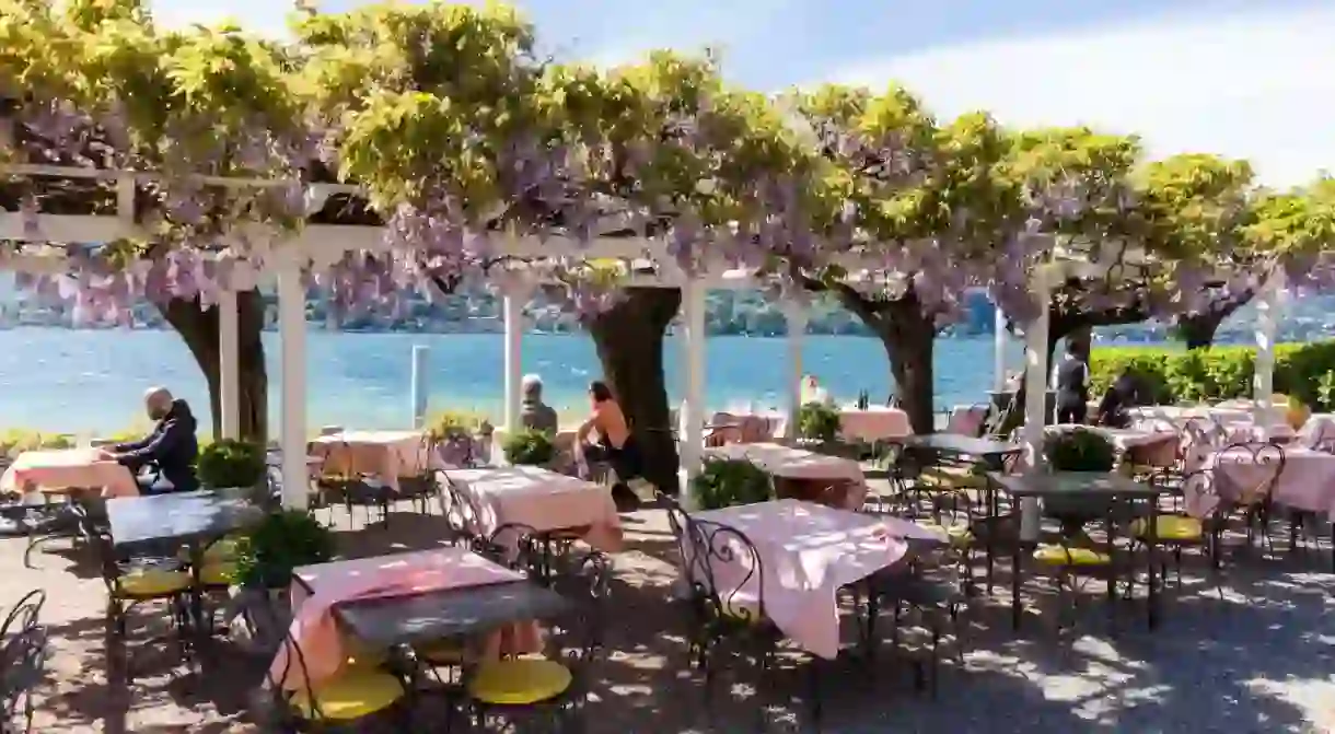 Diners soak up stunning lake views in Bellagio