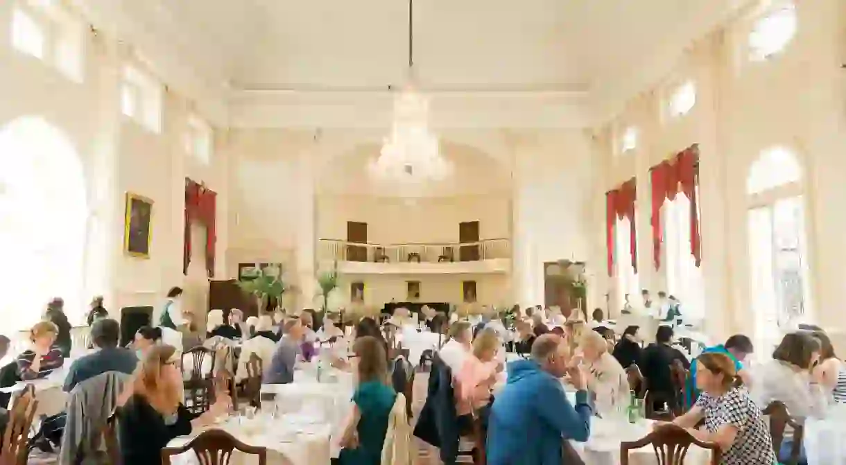 Listen to live music while enjoying afternoon tea at the Pump Room