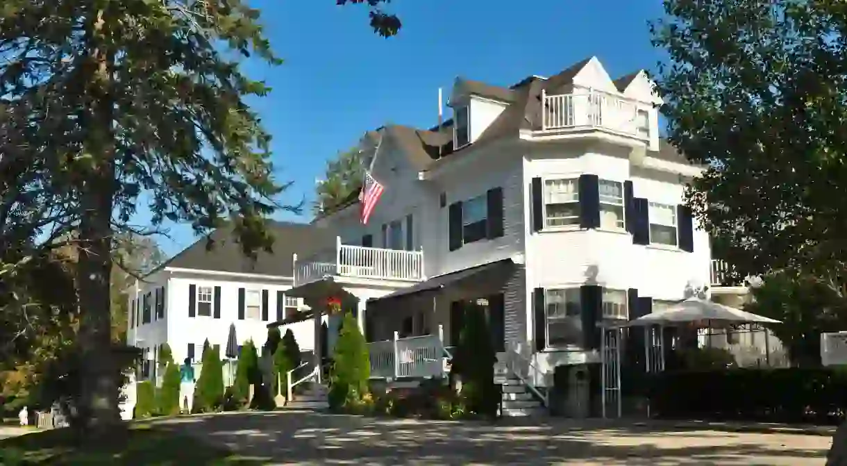 Once a tea merchant’s mansion, this grand weatherboard inn was built in the late 1890s