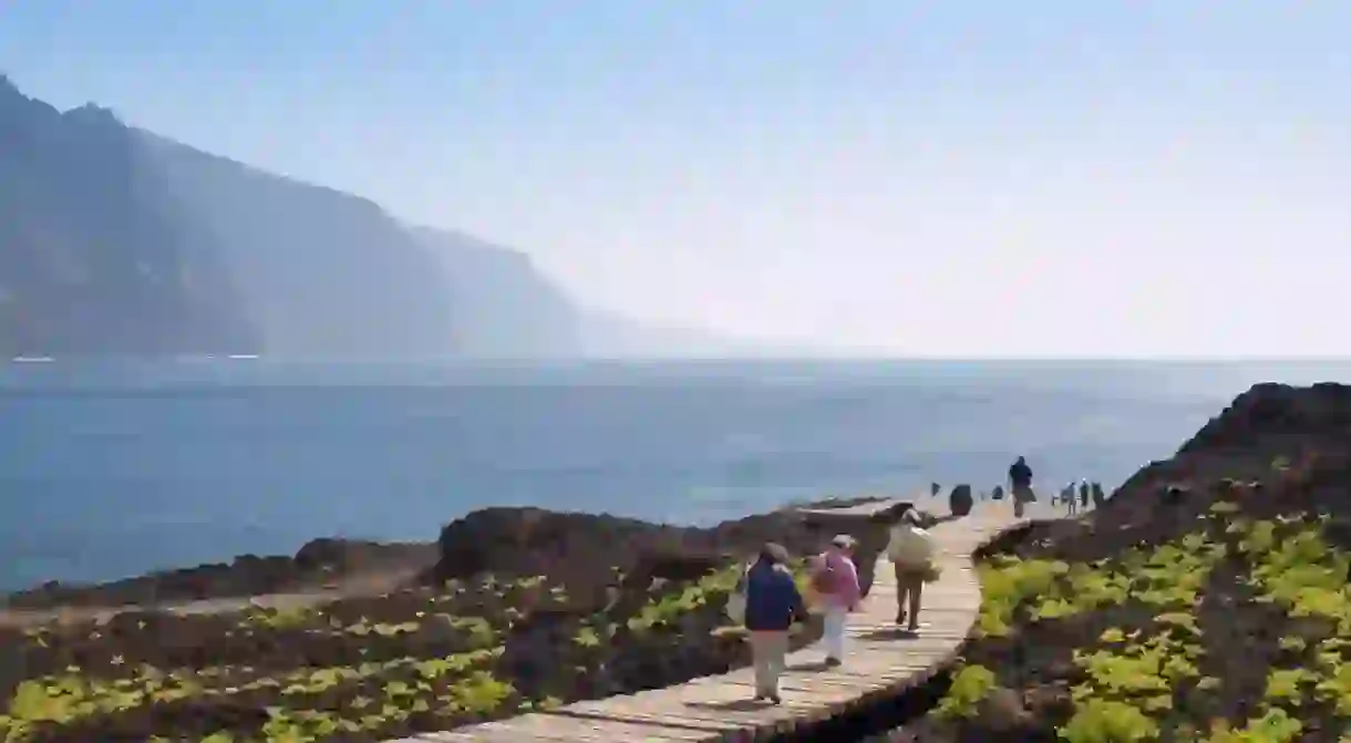 From the boardwalk you can enjoy views of the Accantilados de Los Gigantes cliffs