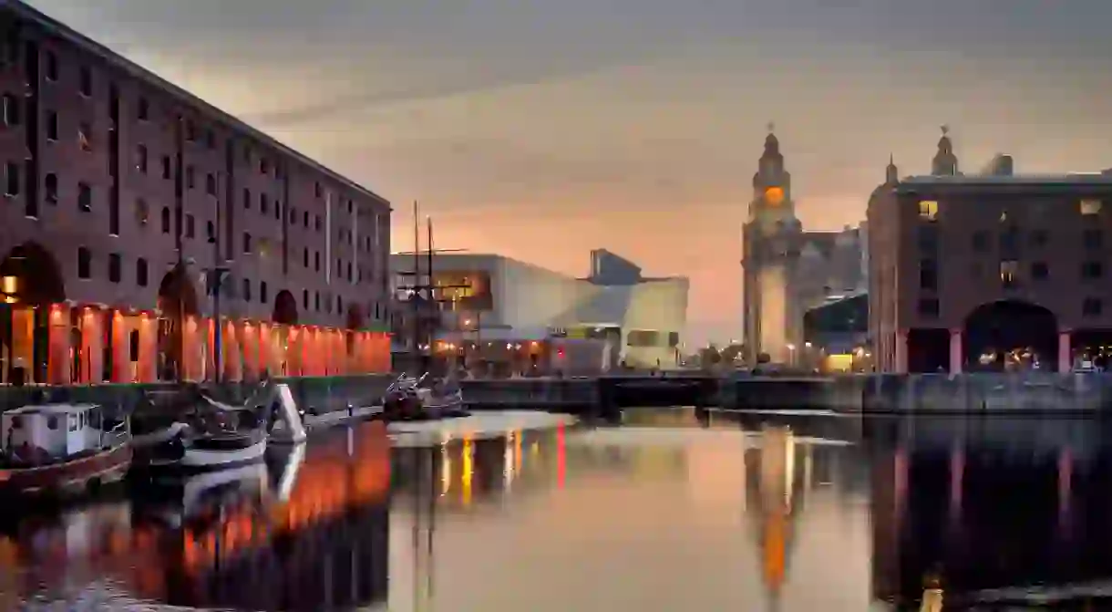 All the bars, restaurants and museums of Albert Dock await you in Liverpool