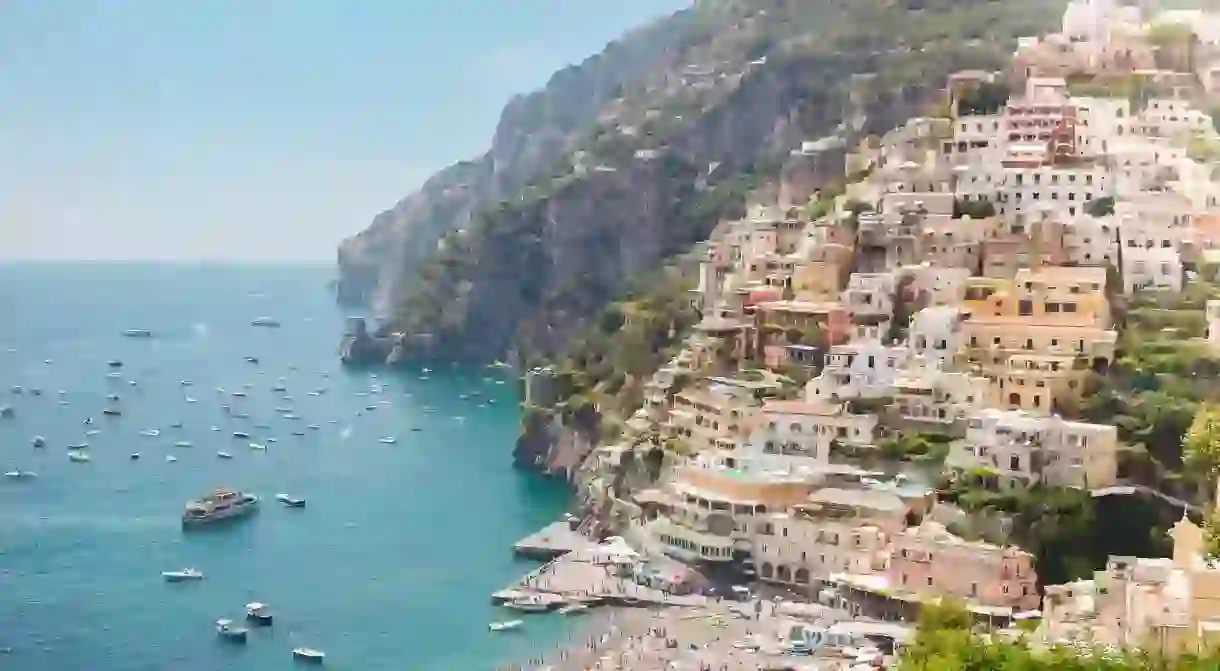 Stay in a top holiday apartment on the Amalfi Coast to enjoy prime cliffside positions, self-catering kitchens and Mediterranean decor