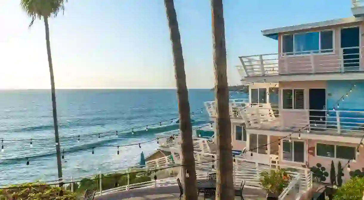 Panoramic views over the Pacific Ocean from Laguna Riviera