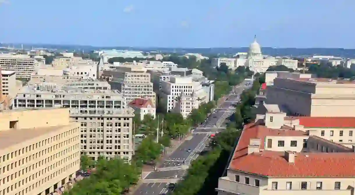 Pick a Washington DC hotel with parking to explore the US capital on foot and via public transport