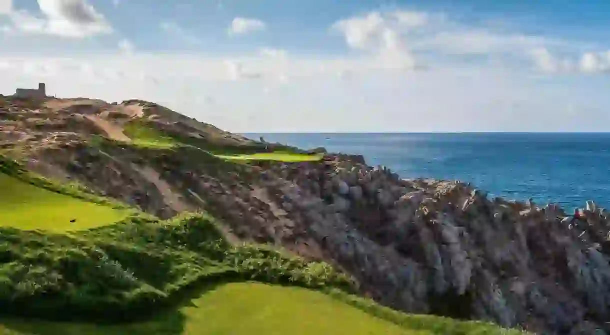 The cliffside Quivira golf course in Cabo San Lucas, free to play for guests at Copala Condos