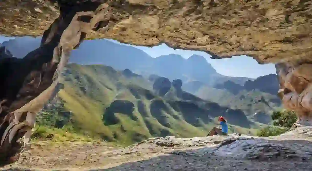 No matter which overnight cave you choose in the Drakensberg, such as Pillar Cave, you’ll have stunning views