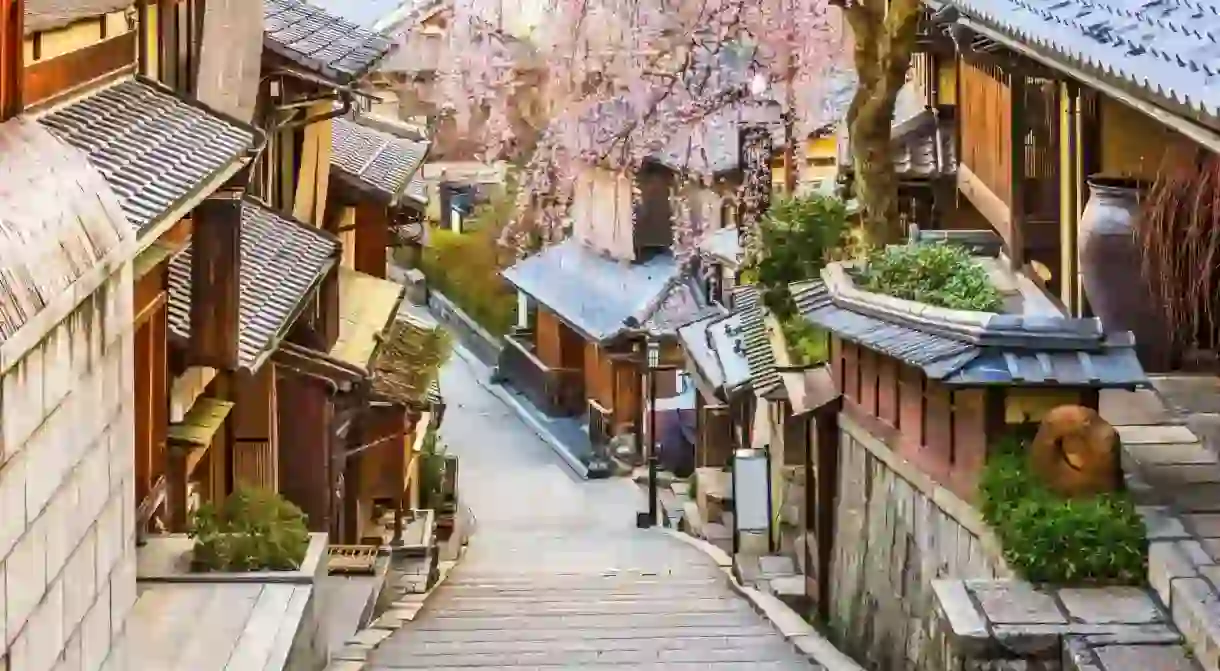 Spring is a great time to visit the beautiful Higashiyama district in Kyoto, Japan