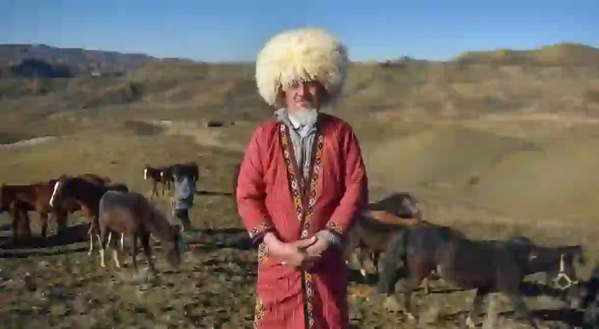 2AN9C33 A Turkmen man wearing traditional Turkmens costume in Raz-and-Jargalan region. Iran, Northern Khorasan Province.