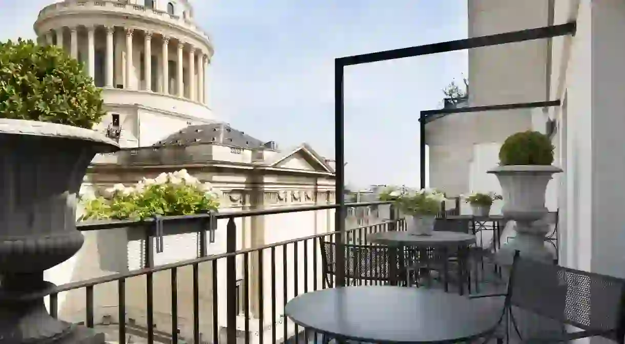 Take in close-up views of the Panthéon from the Hotel des Grands Hommes