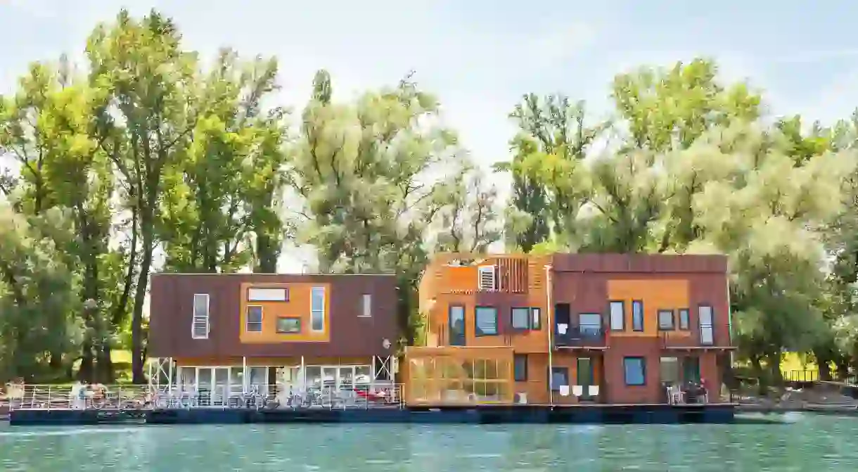 Set in a floating wooden house by Friendship Park, the ArkaBarka Floating Hostel is a fine place to stay