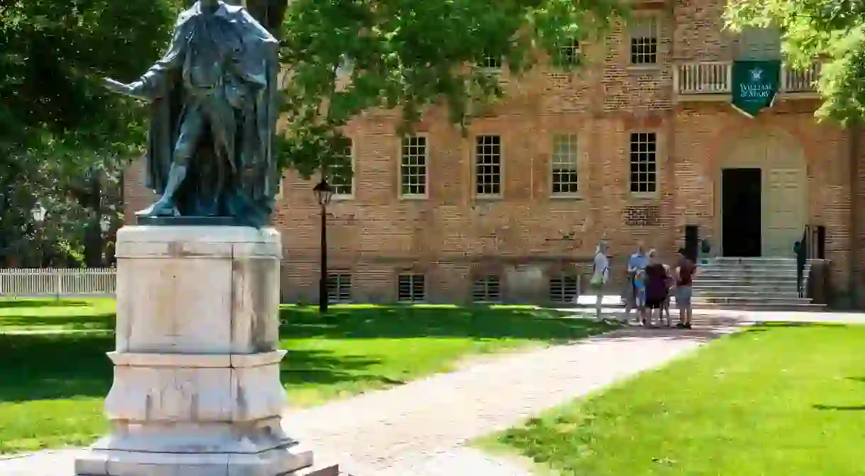 College of William & Mary, Wren building, Lord Botetourt, statue