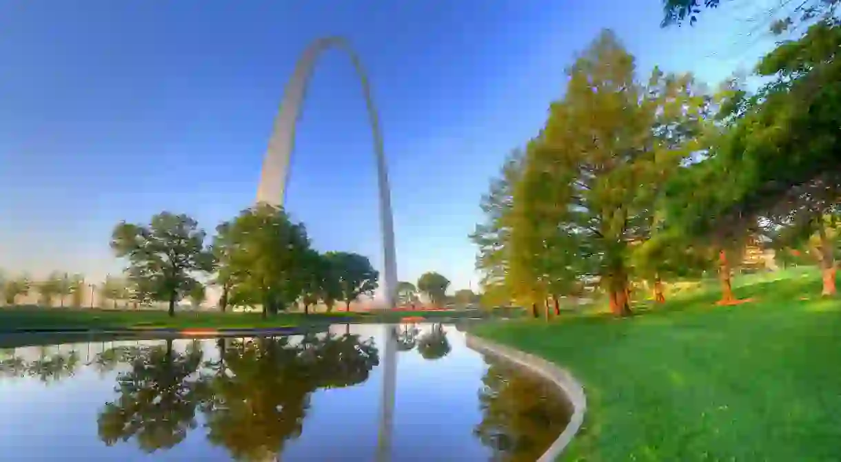 The park at the Gateway Arch is one of many pet-friendly spaces in St. Louis, Missouri