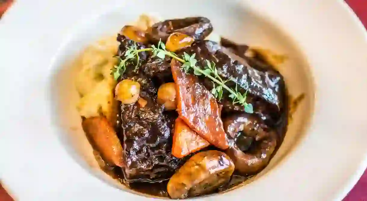 T0EXE1 Joue de Boeuf Braisee Braised Beef Cheek, Red Wine Carrot, mushroom Pearl, and Onion Mashed Potato