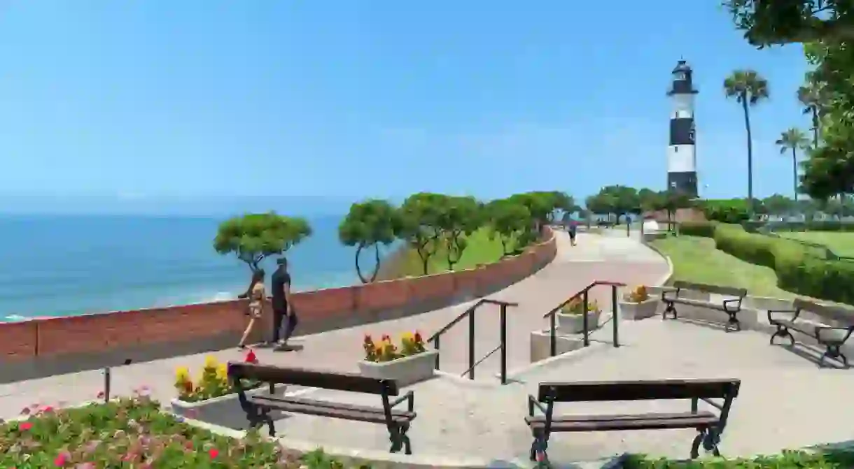 The clifftops of Miraflores offer a great promenade along the ocean