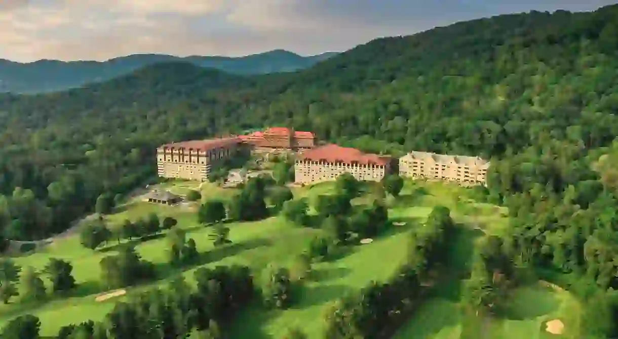 The Omni Grove Park Inn sits in some of the most enticing scenery in the Blue Ridge Mountains