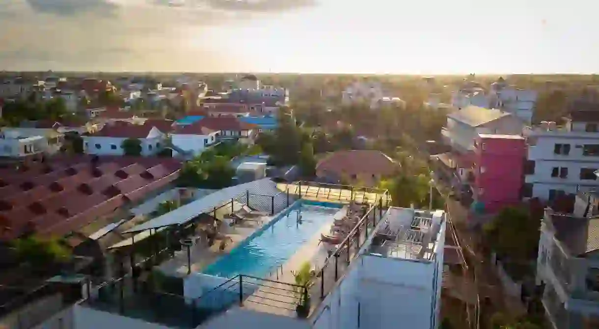 The rooftop pool at Onederz Hostel offers views as far as the eye can see