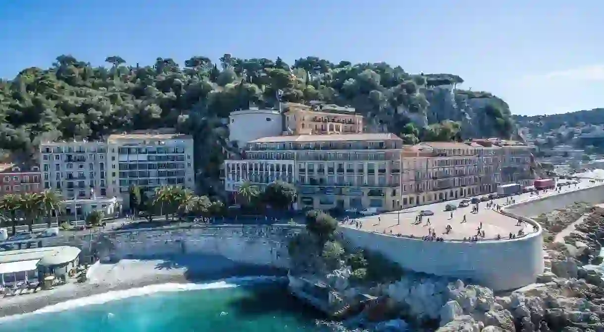 Hôtel Suisse enjoys a prime position on the seafront in Nice