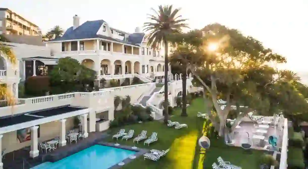 With magnificent ocean views and a location close to Cape Towns popular attractions, Ellerman House is a popular choice for tourists