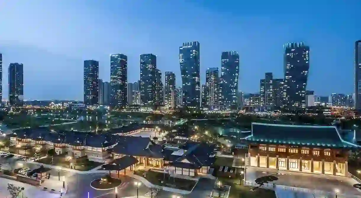 If you fancy a stay in the Business District in Incheon, book a stay at the Gyeongwonjae Ambassador