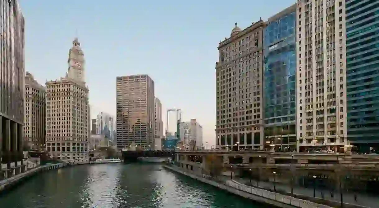 Take a leisurely stroll down the Loop and absorb Chicagos unique scenes before retiring in your luxury city hotel for the evening