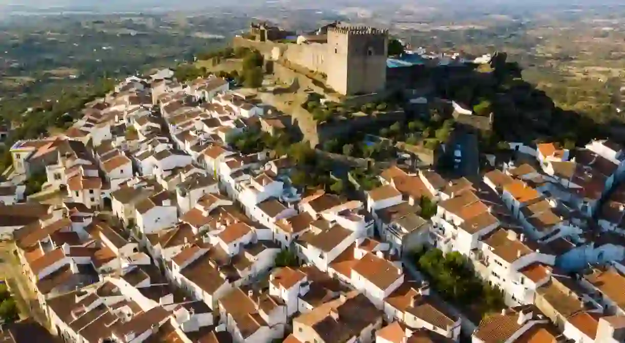 Alentejos sun-drenched beaches and picturesque hill towns like Castelo de Vide make it worth a detour