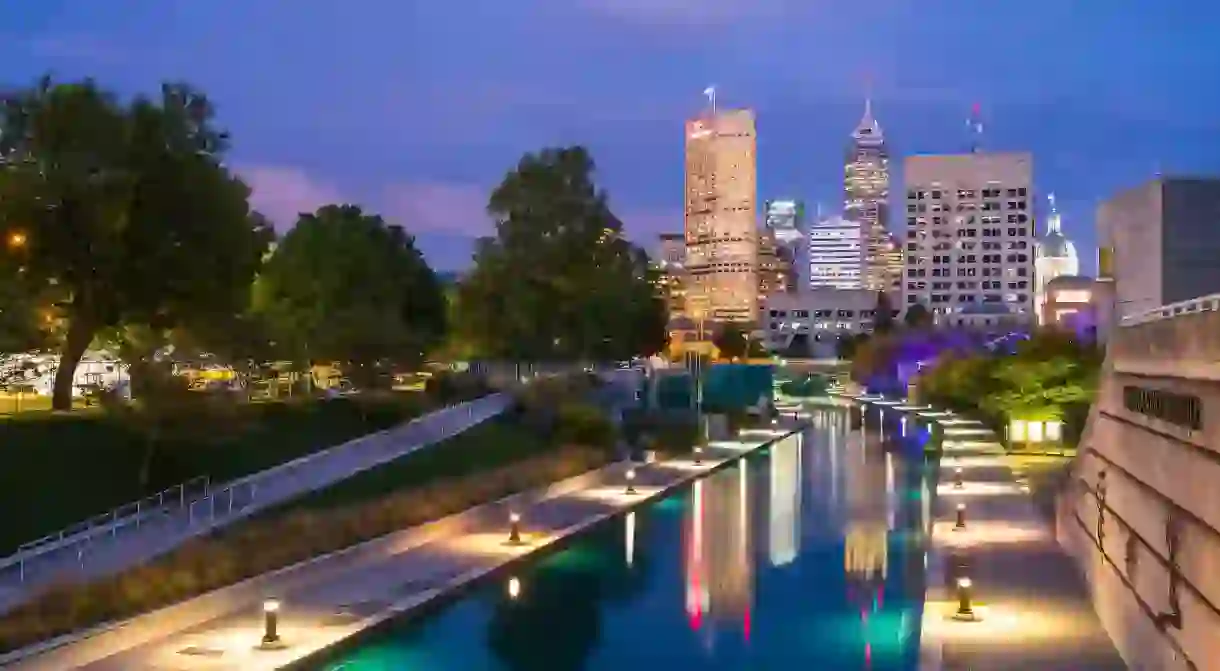 Take a stroll through the city center of Indianapolis and soak up the spirited scenes of this modern metropolis