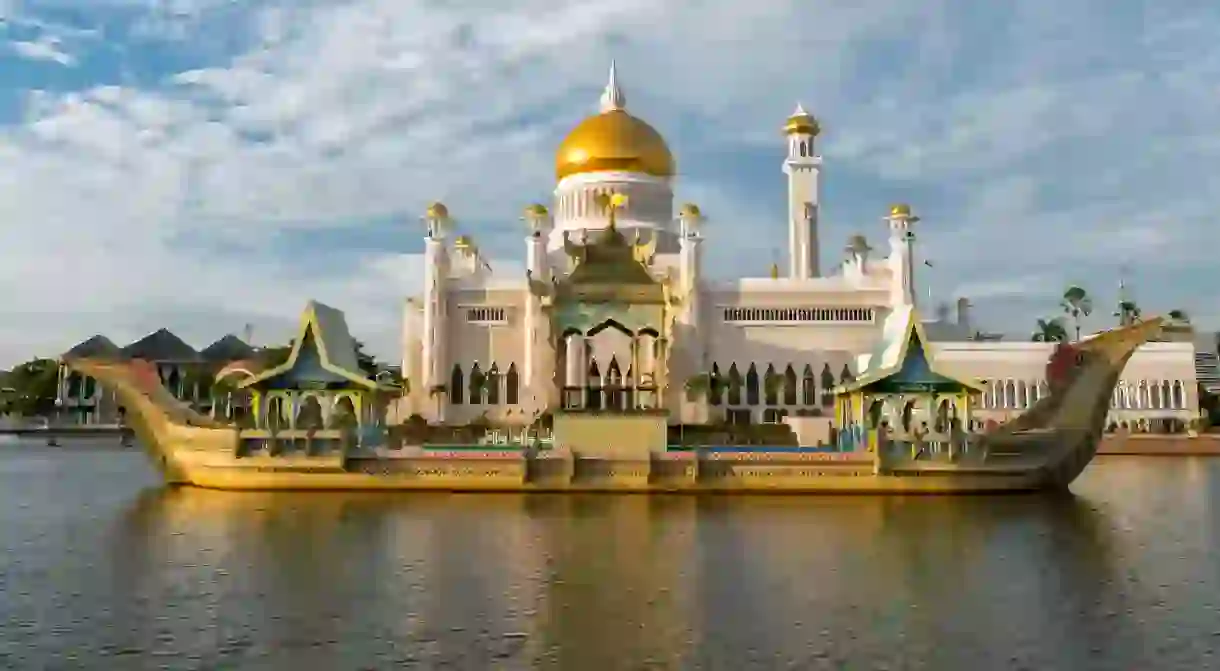 From majestic mosques to opulent temples, Borneo has some incredible architecture to behold