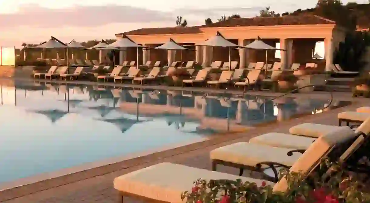 The Resort at Pelican Hill features a spectacular circular pool with views over the Pacific Ocean