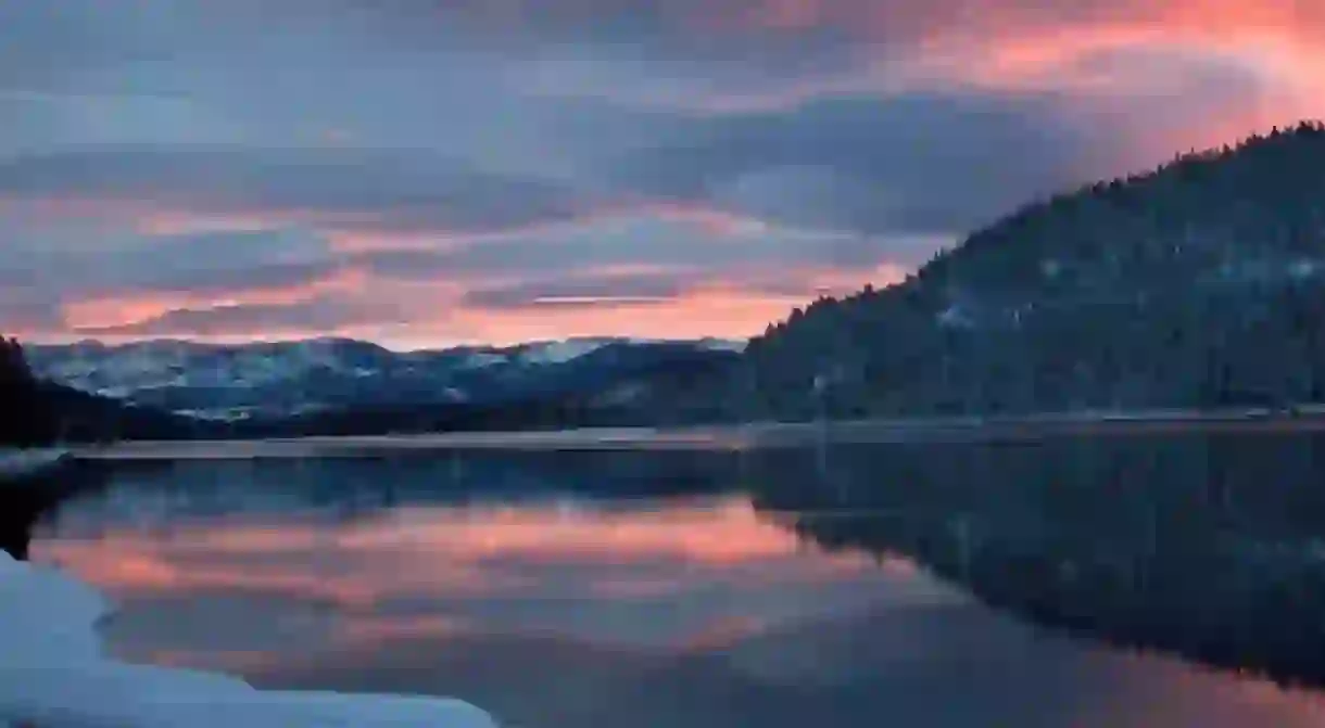 Donner Lake Village provides panoramic views of Donner Lake with the Sierra Nevada rising around it