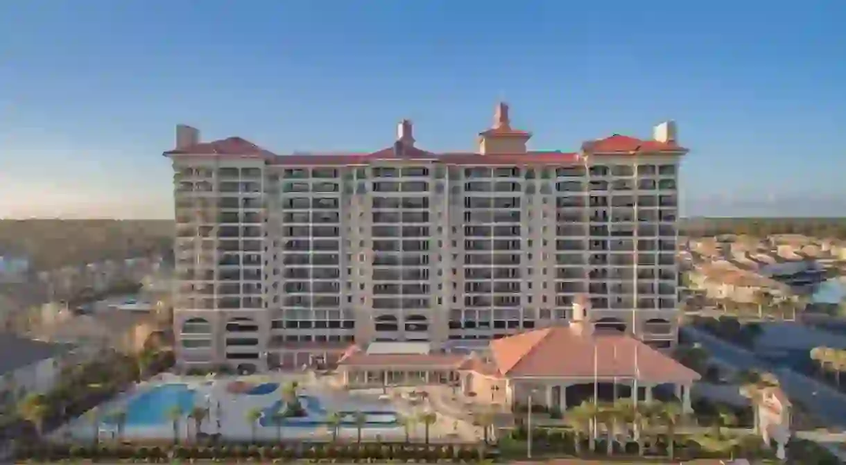 Discover the endless beaches of North Myrtle Beach and enjoy a week of relaxation in a stunning resort like this