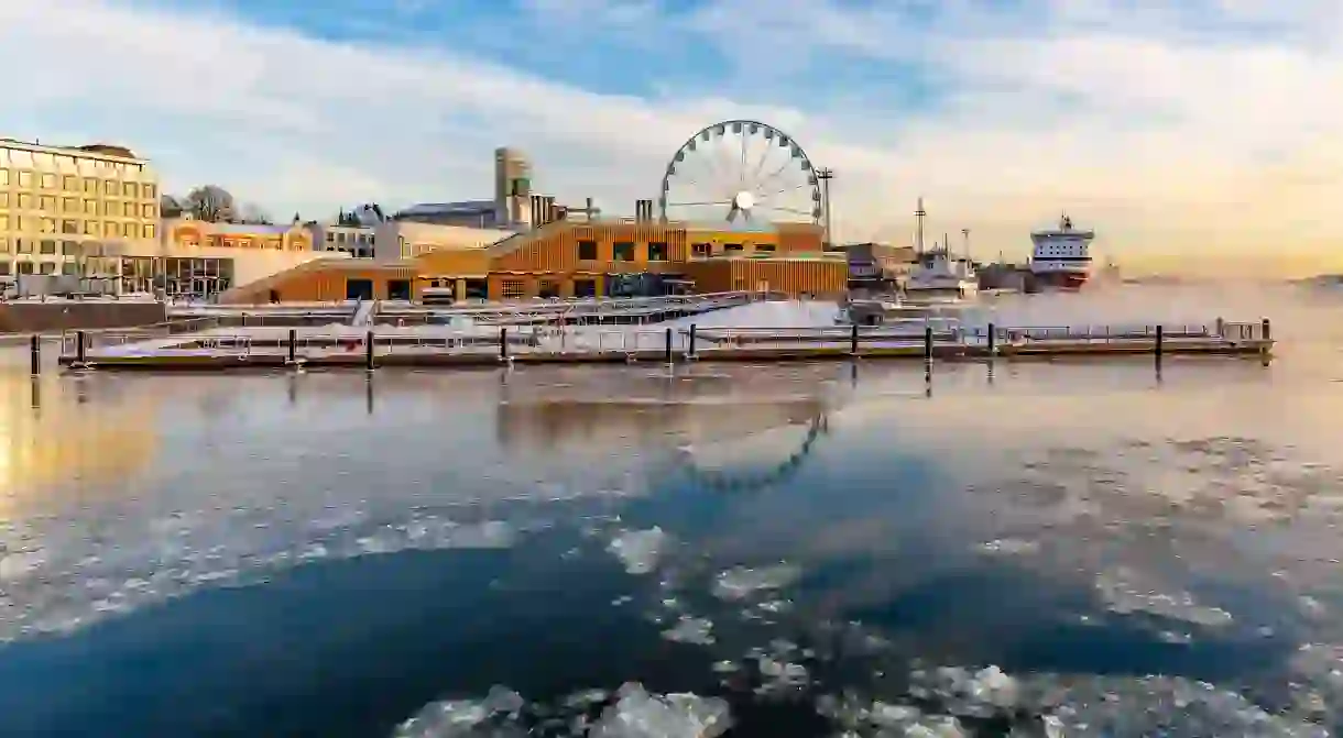 2BDC6DT Helsinki cityscape in winter, Finland