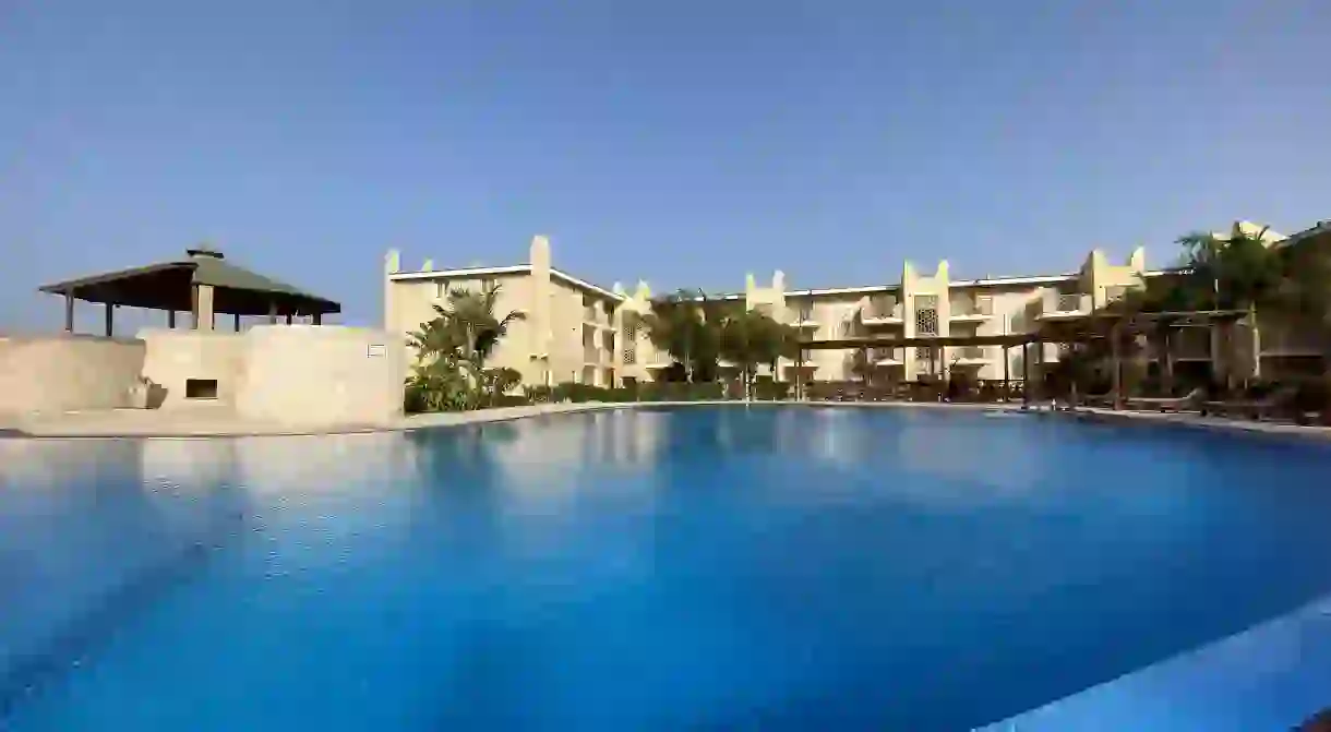 The pool at Apartamento Aparthotel Tropical Resort has plenty of space to splash around