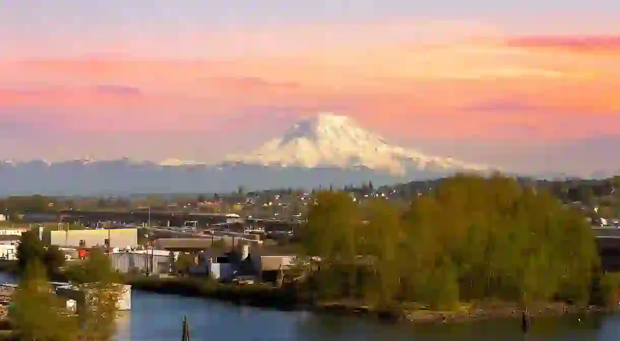 FX19HH Mount Rainier from Tacoma Marina in Washington State at Sunset