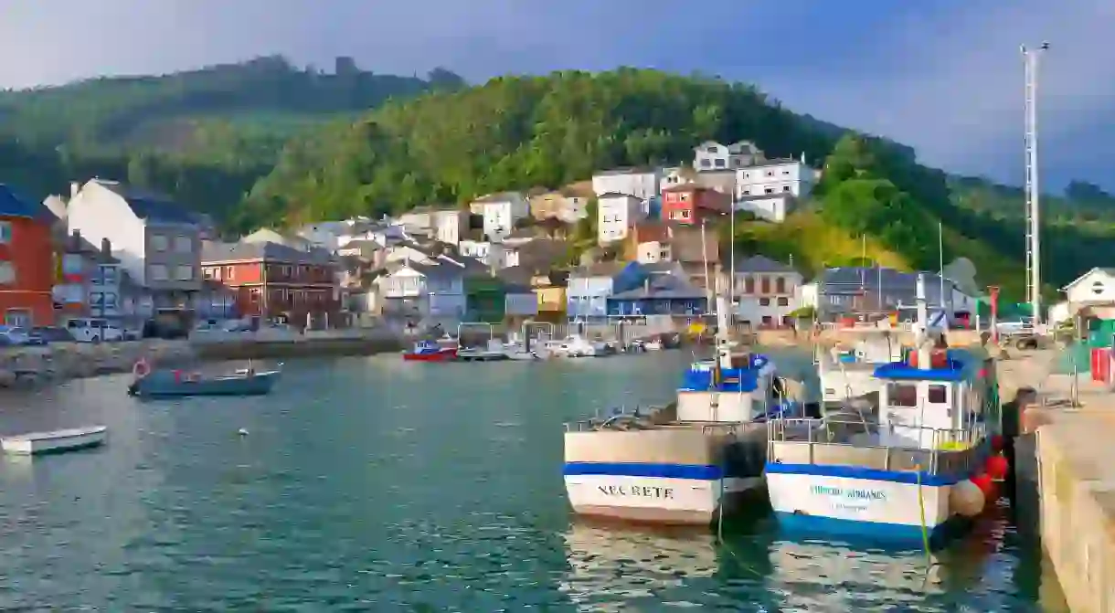 2D964GH Port of O Barqueiro, O Barqueiro, Fishing Village, Manon, A Coruna, Galicia, Spain, Europe.