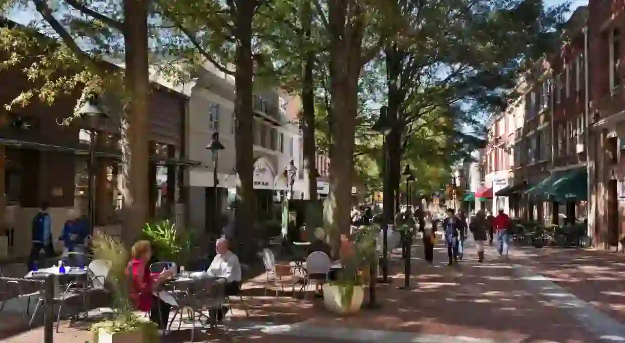 Cafes and shops on the pedestrianised Main Street, Charlottesville, Virginia, USA