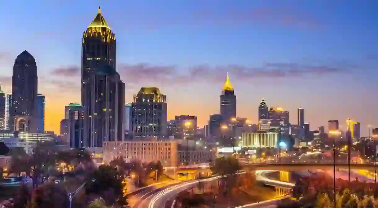 E71H0M Atlanta, Georgia downtown skyline at sunrise.