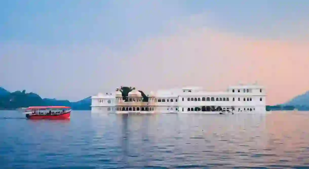 Lake Palace palace on Lake Pichola in twilight, Udaipur, Rajasthan, India