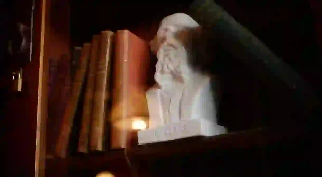 A small statue of Charles Dickens